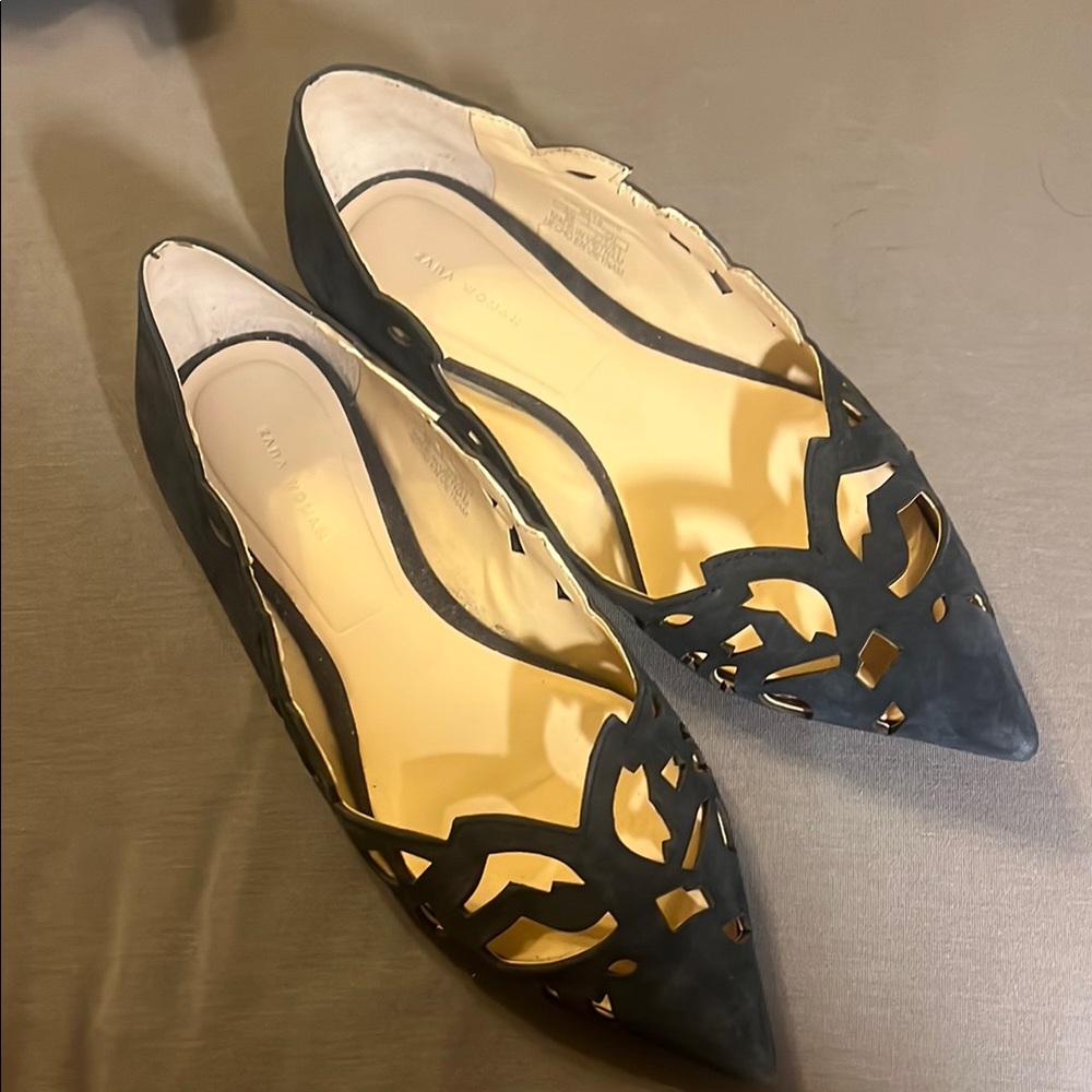 Zara women’s flats size 5 navy blue